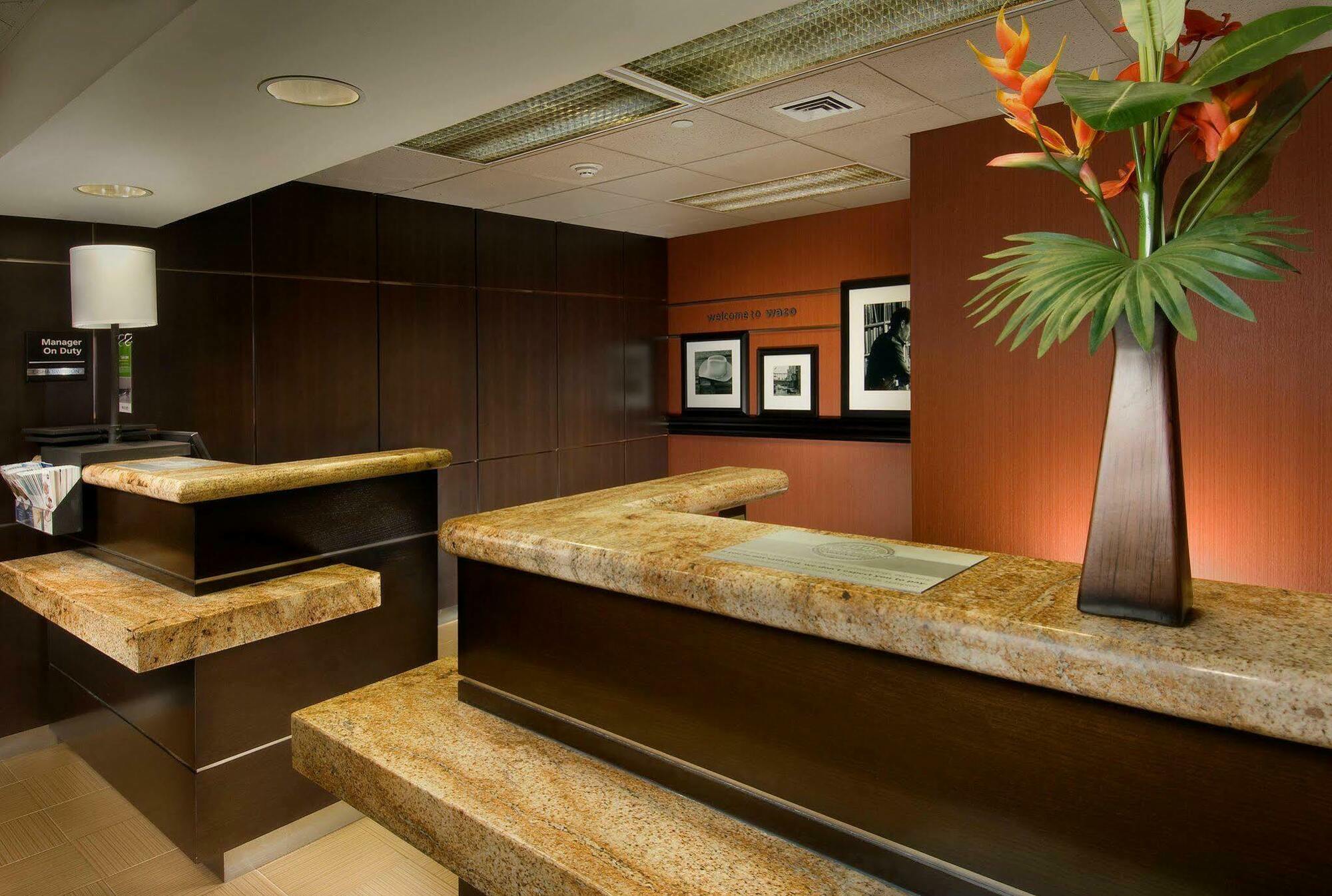 Hampton Inn Waco North Buitenkant foto
